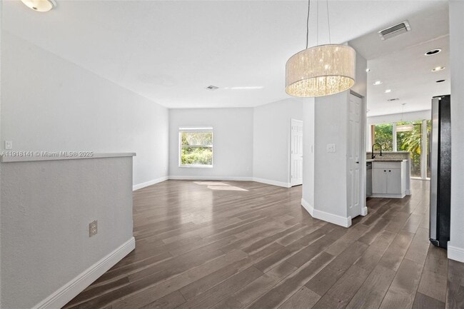 Building Photo - 874 NW 170th Terrace