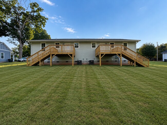 Building Photo - 432 N Caldwell Ave