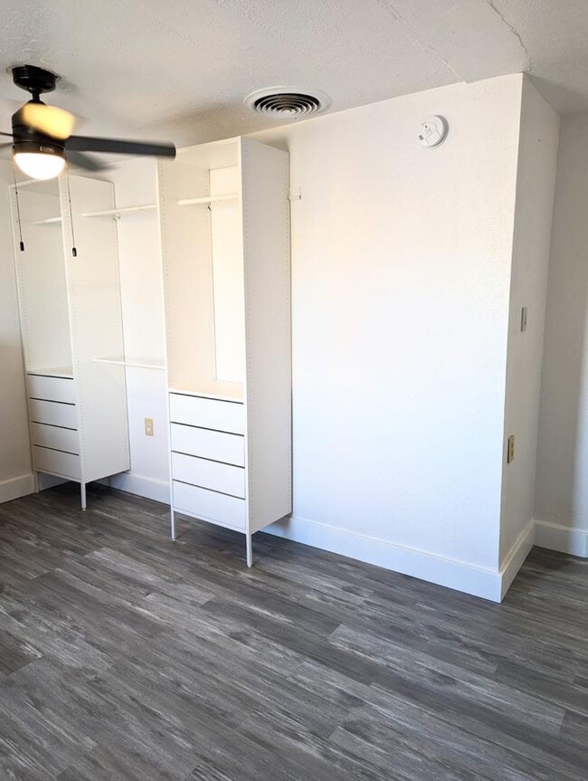 Building Photo - 127 E Fleming Ave