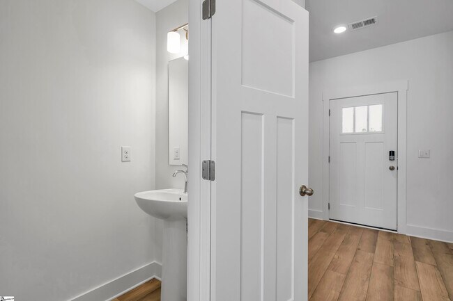 Building Photo - 11 Shager Pl