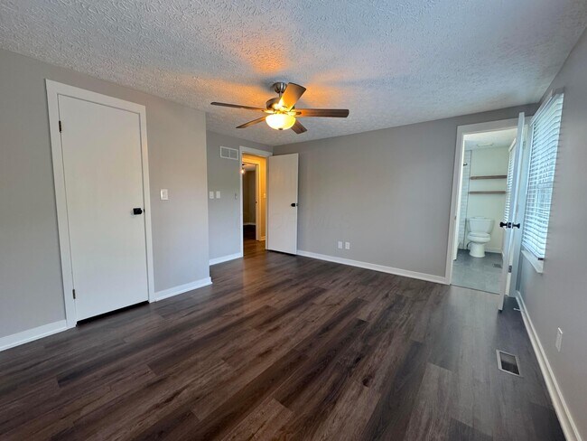 Building Photo - 2113 Smokymill Rd