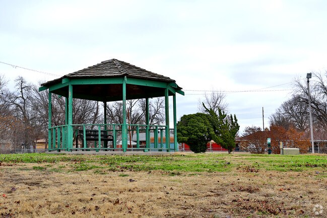 Oak Creek Apartments - Oklahoma City, OK | Apartment Finder