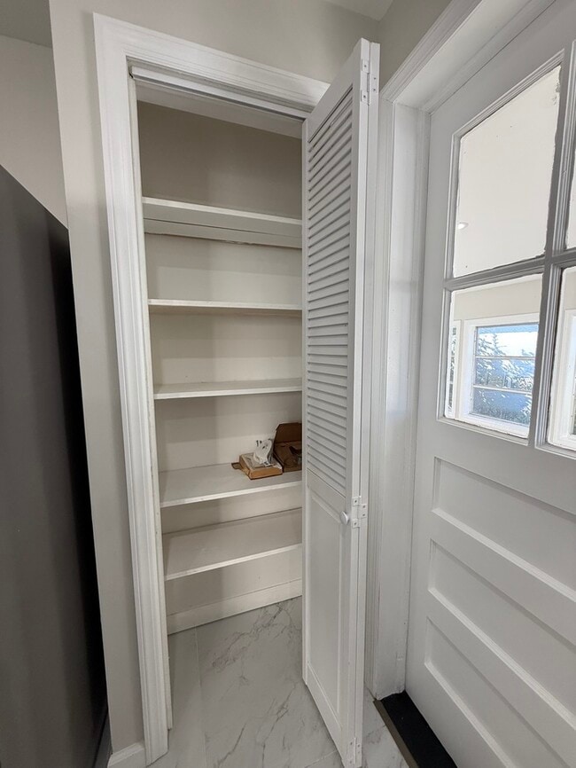 Building Photo - 520 Purce St