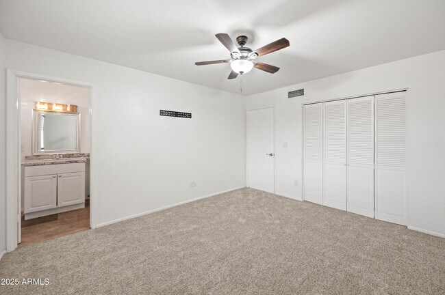 Building Photo - 2946 W Villa Maria Dr