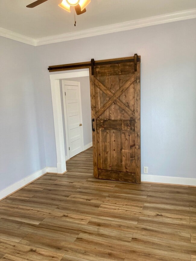 Building Photo - 3809 Avenue O