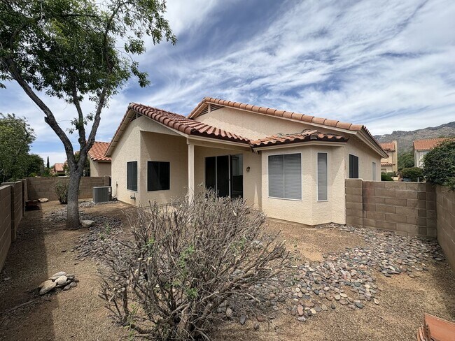 Building Photo - Sunrise & Sabino Canyon Four Bedroom Rental