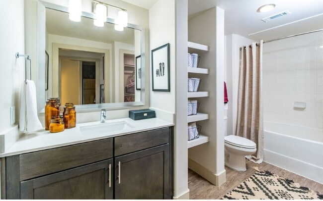 Primary Photo - 707 Park Ave NE