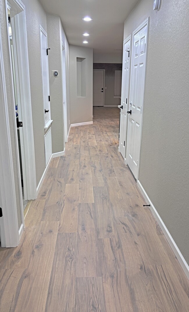 Building Photo - 4605 Acers Ln