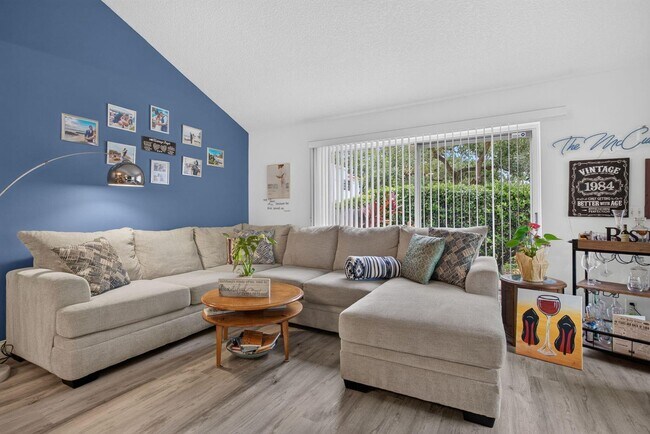 Building Photo - 3320 Alba Cir