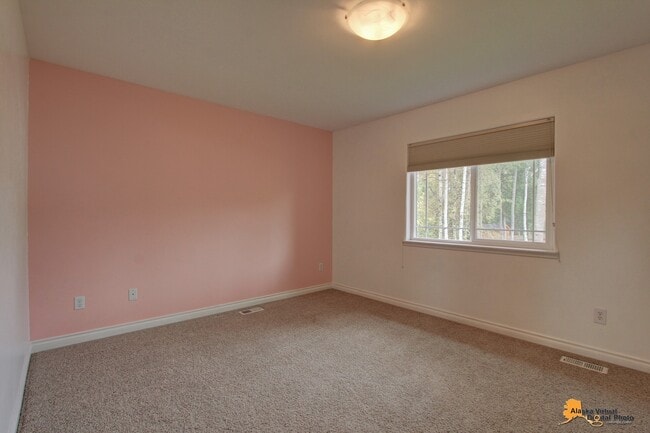 Building Photo - Exquisite Powder Ridge Home!