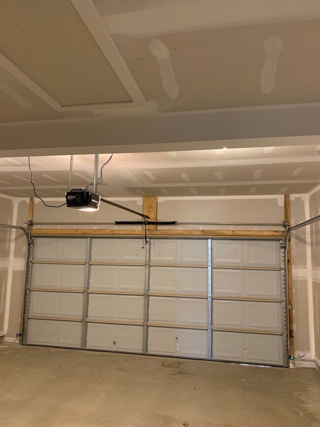 Building Photo - 2163 Kilpatrick LN