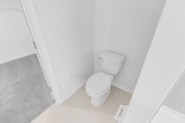 Building Photo - 4 Bedroom 2 Bath Home