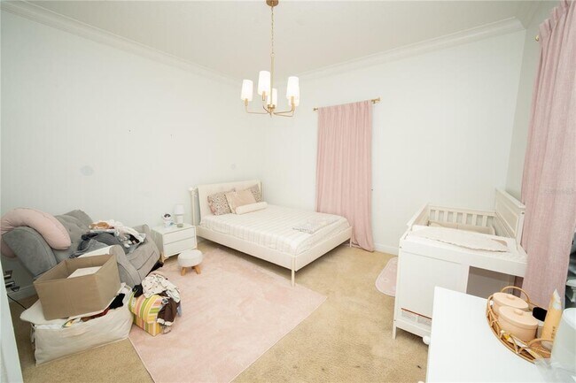 Building Photo - 719 Eastlawn Dr