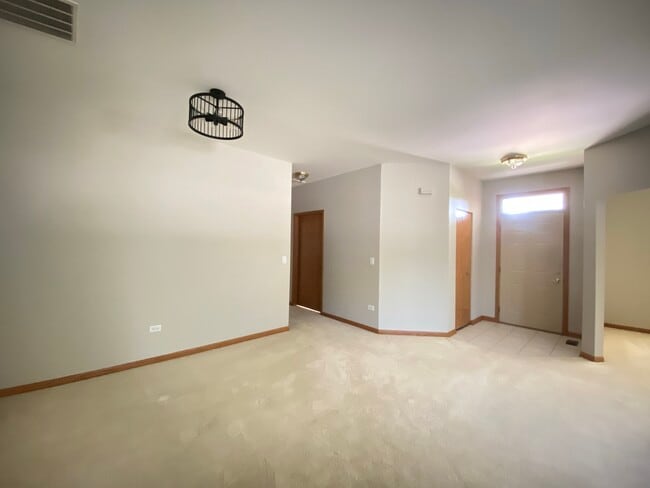 Building Photo - 13520 S Buckthorn Ln