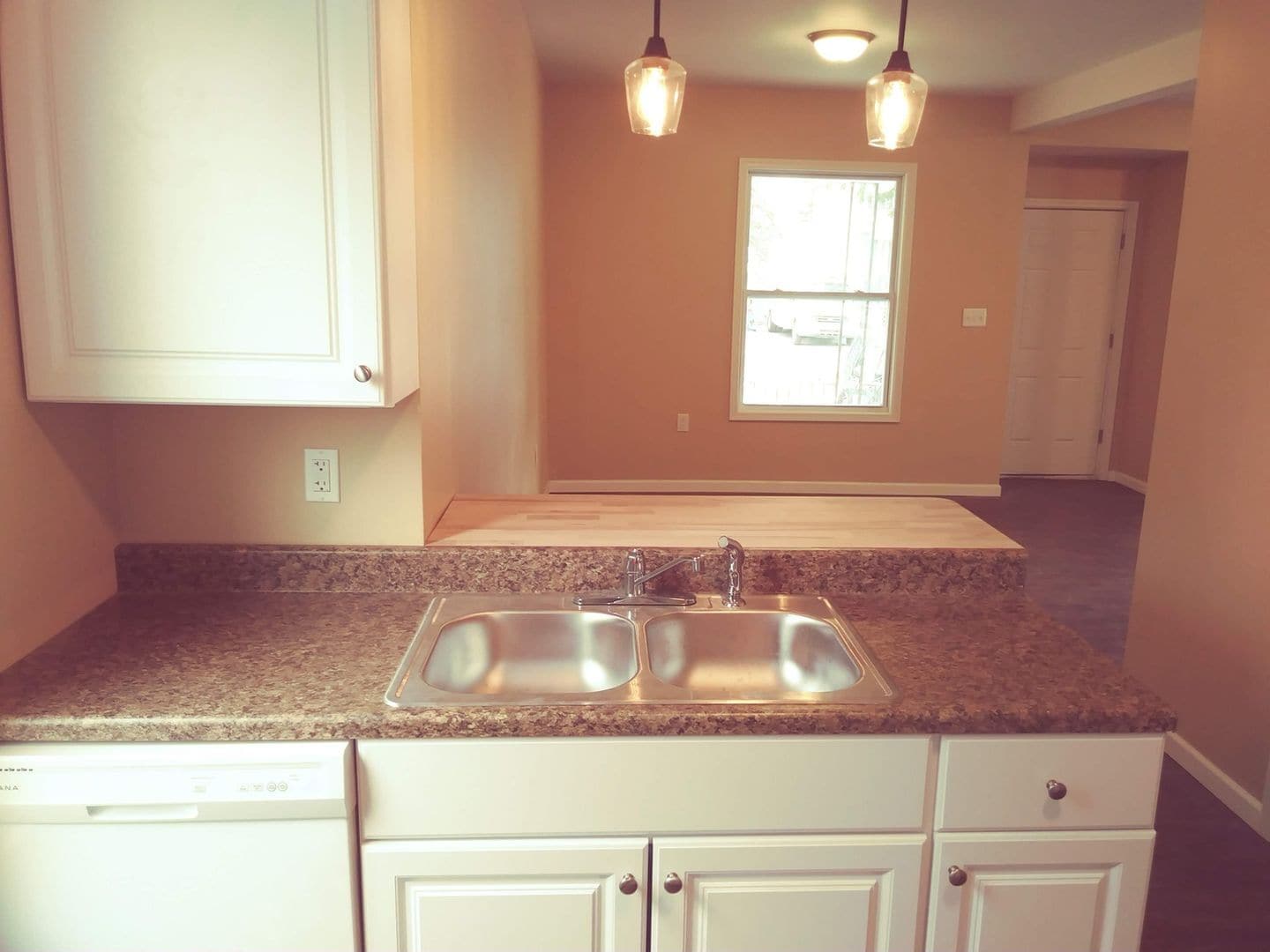 Building Photo - 54 Tuxedo Pl