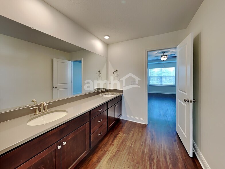 Building Photo - 8067 Hula Popper St