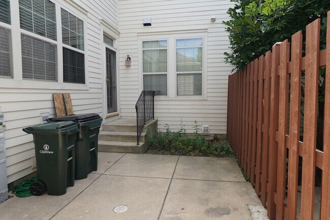 Building Photo - 2664 Goldenrod Ln