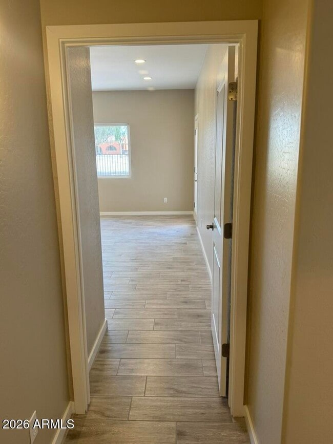 Building Photo - 15235 S Country Club Dr