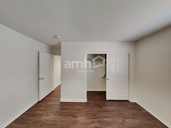 Building Photo - 4717 S Antonio