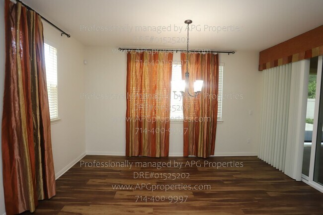 Building Photo - 509 S Trident St