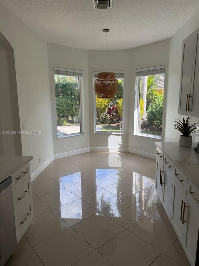 Building Photo - 1819 Mariners Ln