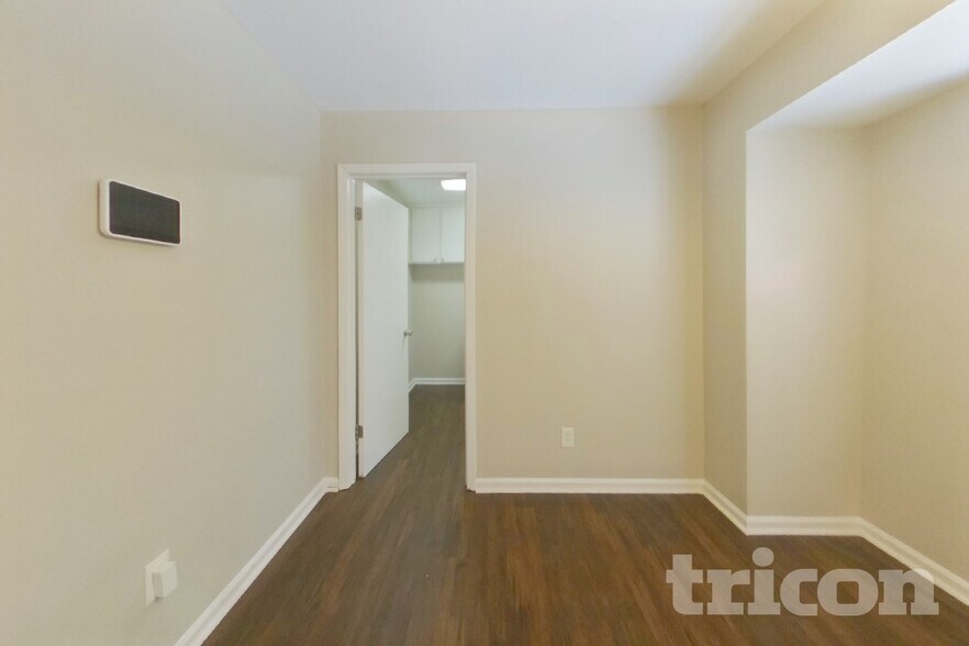 Building Photo - 952 Celtic Cir