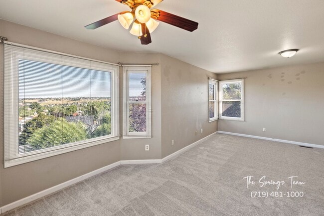 Building Photo - SPECTACULARLY HUGE 6BD HOME with PANORAMIC MOUNTAIN VIEWS - Security Deposit Waiver Available