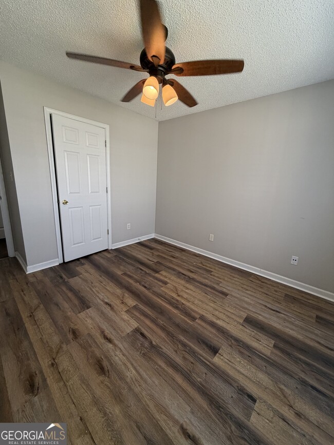 Building Photo - 3020 Meadow Glen Pass