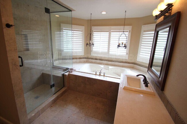 Building Photo - 7489 Bur Oak Pl