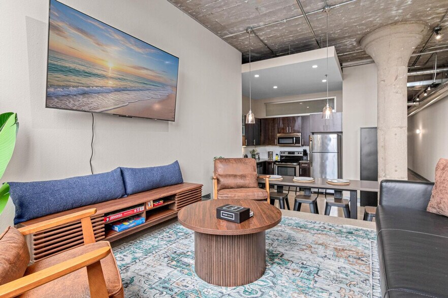 Building Photo - 718 N Washington Ave