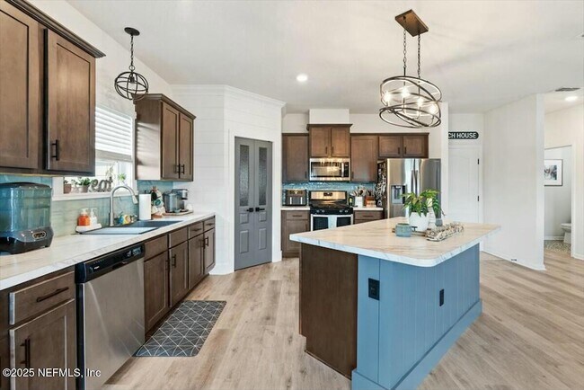 Building Photo - 184 Logrono Ct