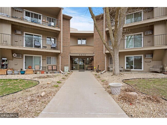 Building Photo - 3850 Plymouth Blvd