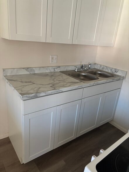 Building Photo - 190 Las Flores