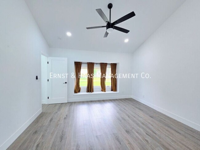Building Photo - 3041 Yellowtail Dr