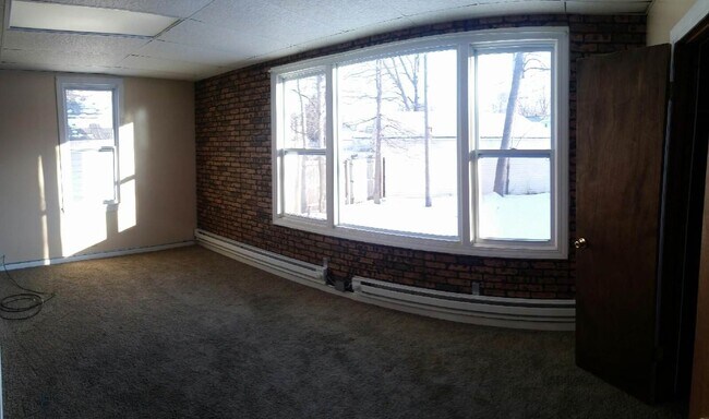 Building Photo - 203 Elmwood St