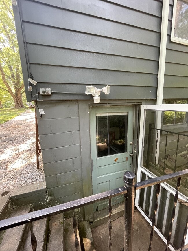 Building Photo - 185 Williams Rd