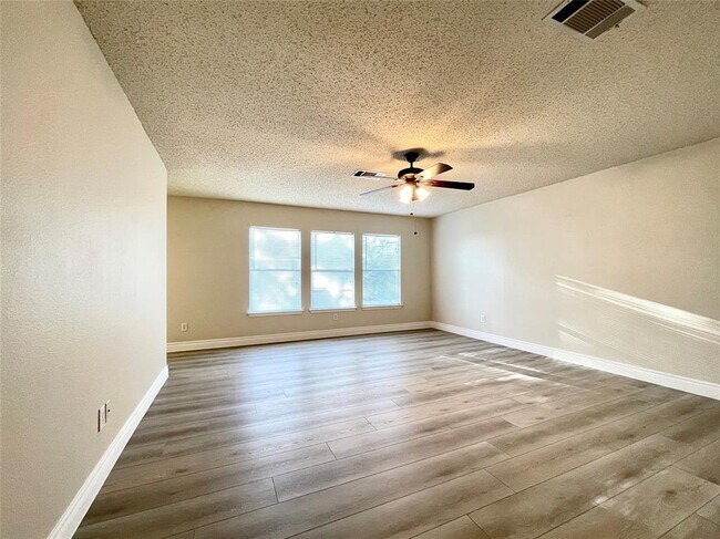 Building Photo - 2601 Byfield Dr