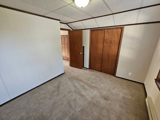 Building Photo - 545 SE Hankel St