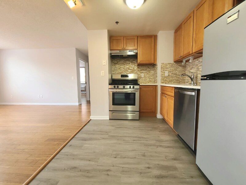 Building Photo - 22 W 25th St