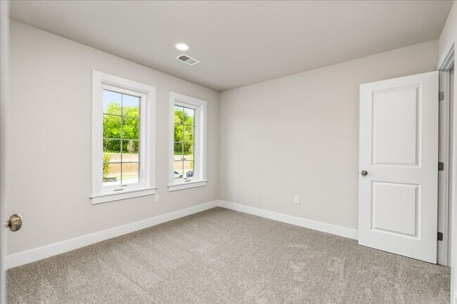 Building Photo - BRAND NEW TOWNHOME for LEASE