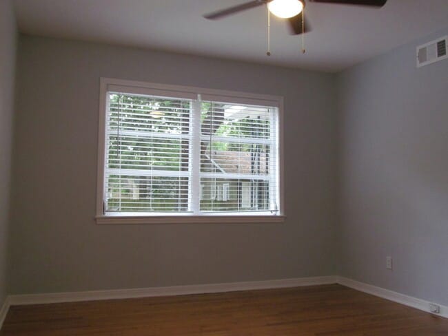 Building Photo - 2054 Emogene St