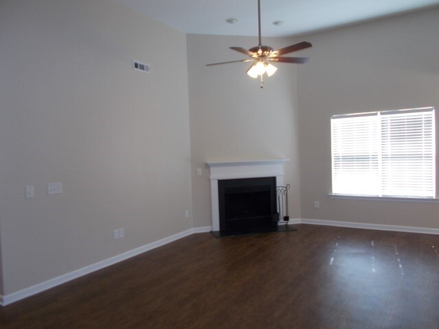 Building Photo - 1963 Trace Creek Dr