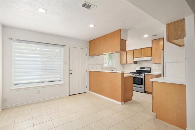 Building Photo - 11218 Sageview Dr