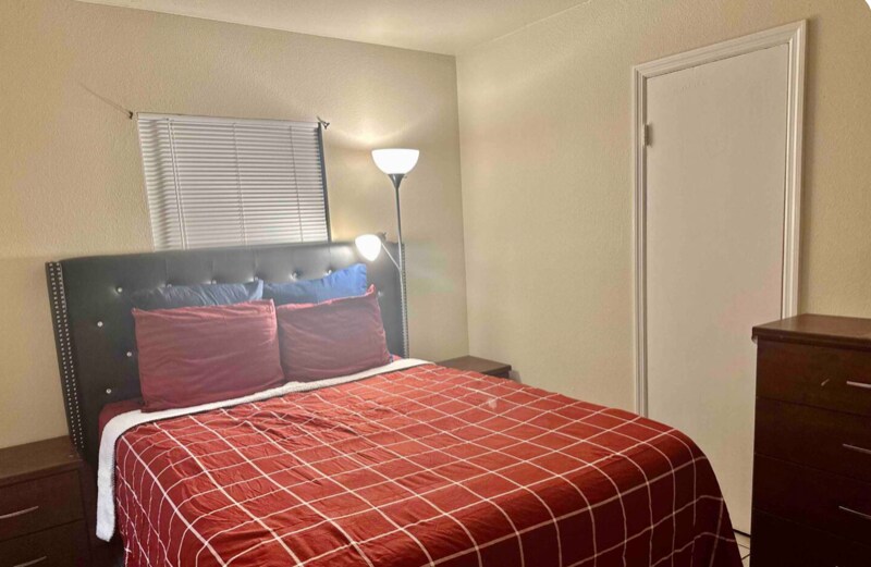 Building Photo - 2049 NW 36th Ave