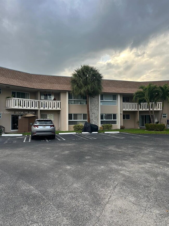 Building Photo - 7450 Miami Lakes Dr