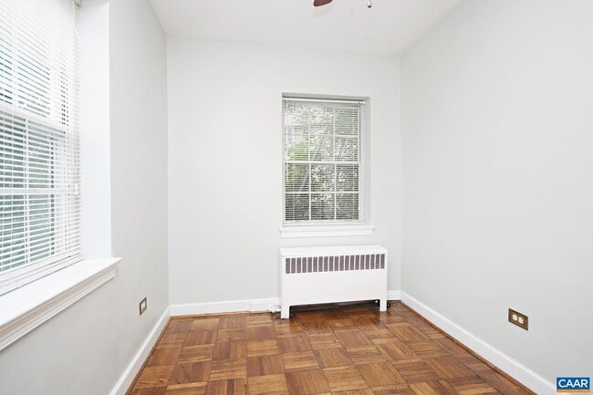 Building Photo - 32 University Cir