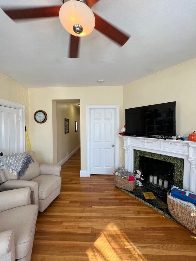 Building Photo - 381 Highland Ave