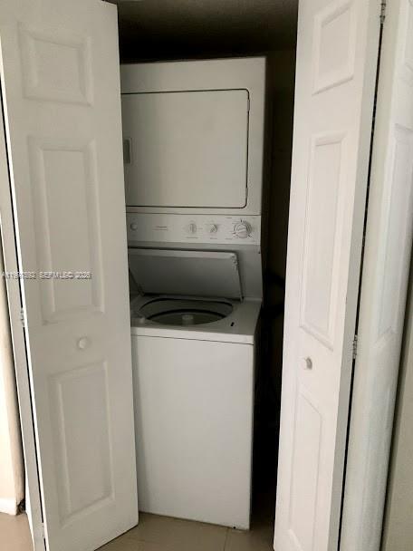 Building Photo - 8353 Lake Dr