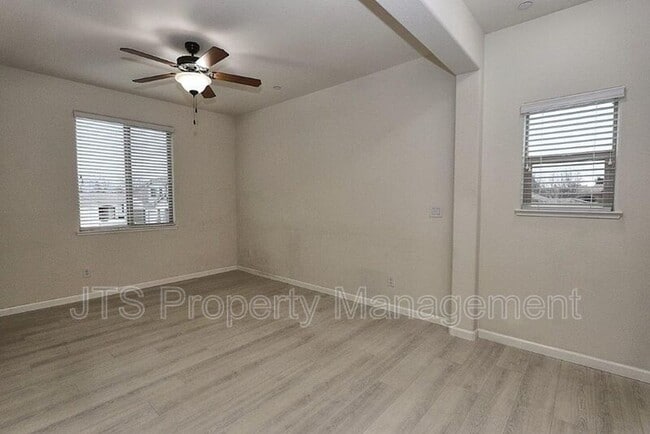 Building Photo - 9200 Rioja St