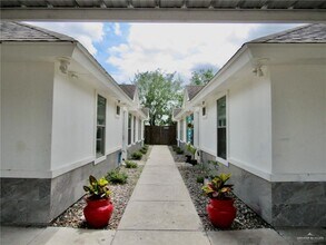 Building Photo - 15 W Harrison Ave